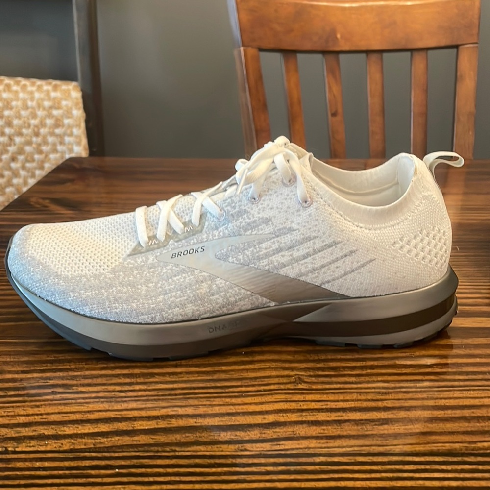 Men’s Brooks Athletic/Running Shoe, Brand New without Box, Size 12